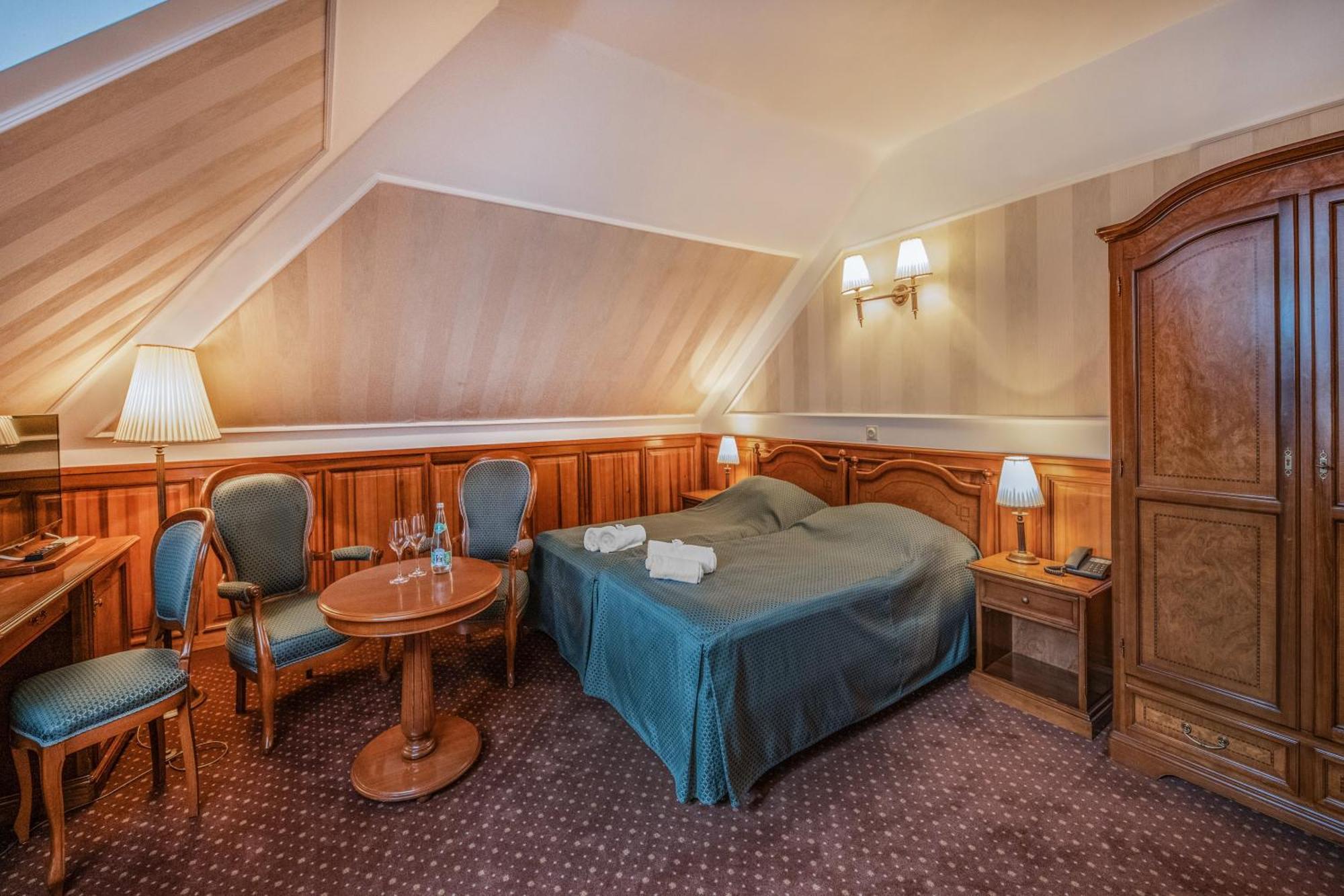 Kastelyhotel Sasvar Resort Parádsasvár Екстериор снимка