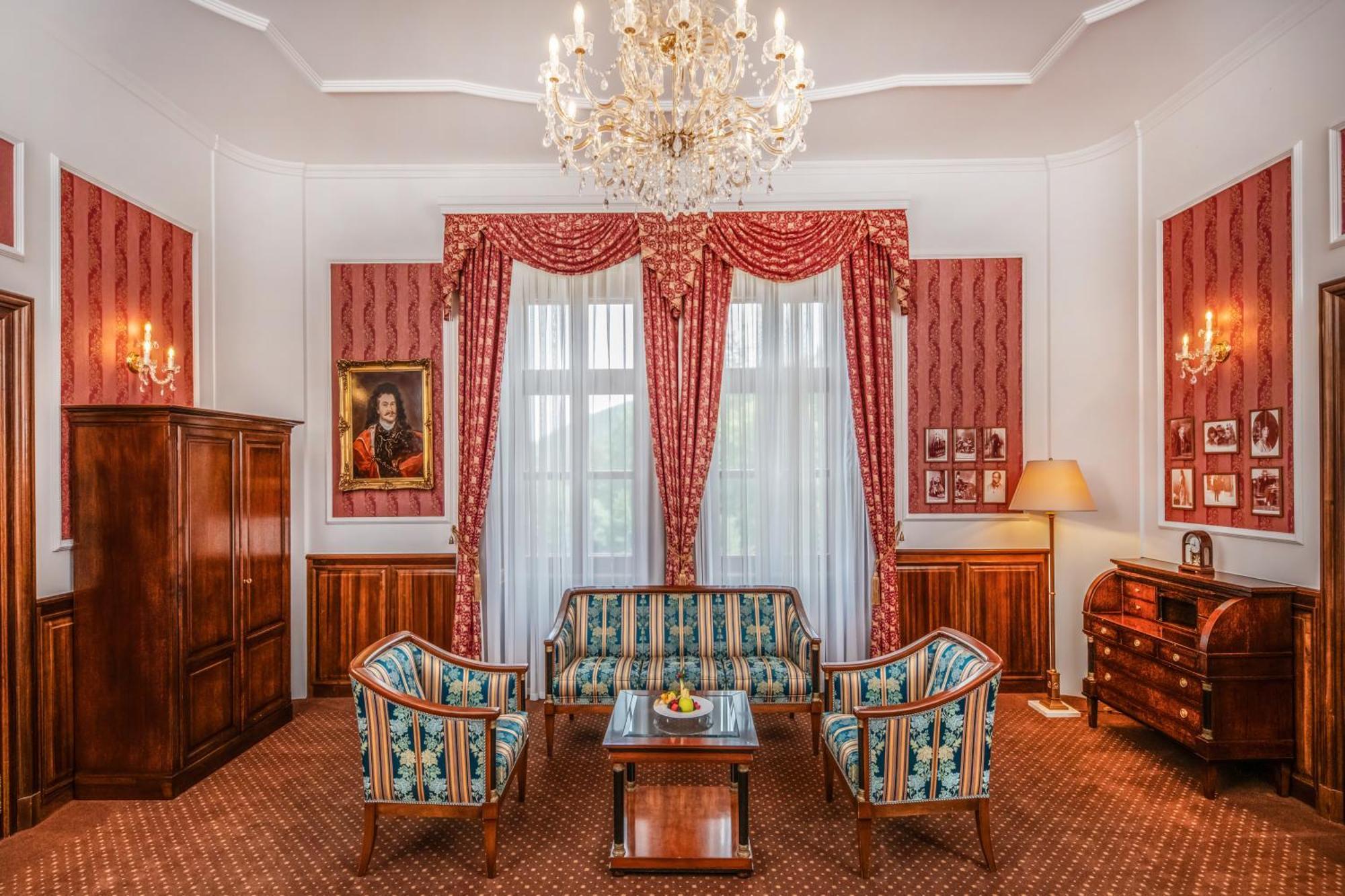 Kastelyhotel Sasvar Resort Parádsasvár Екстериор снимка