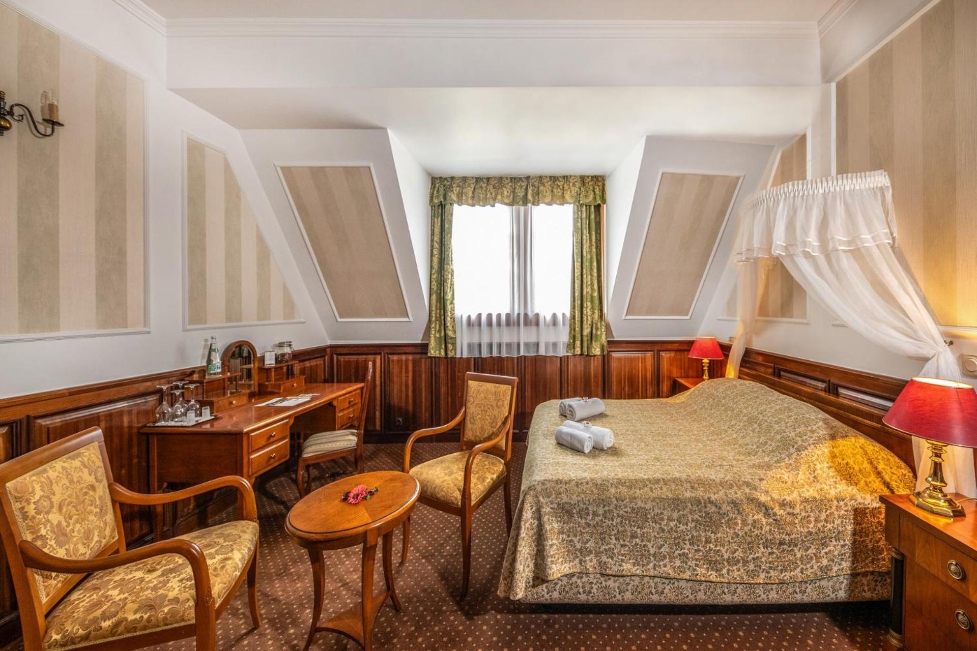 Kastelyhotel Sasvar Resort Parádsasvár Екстериор снимка