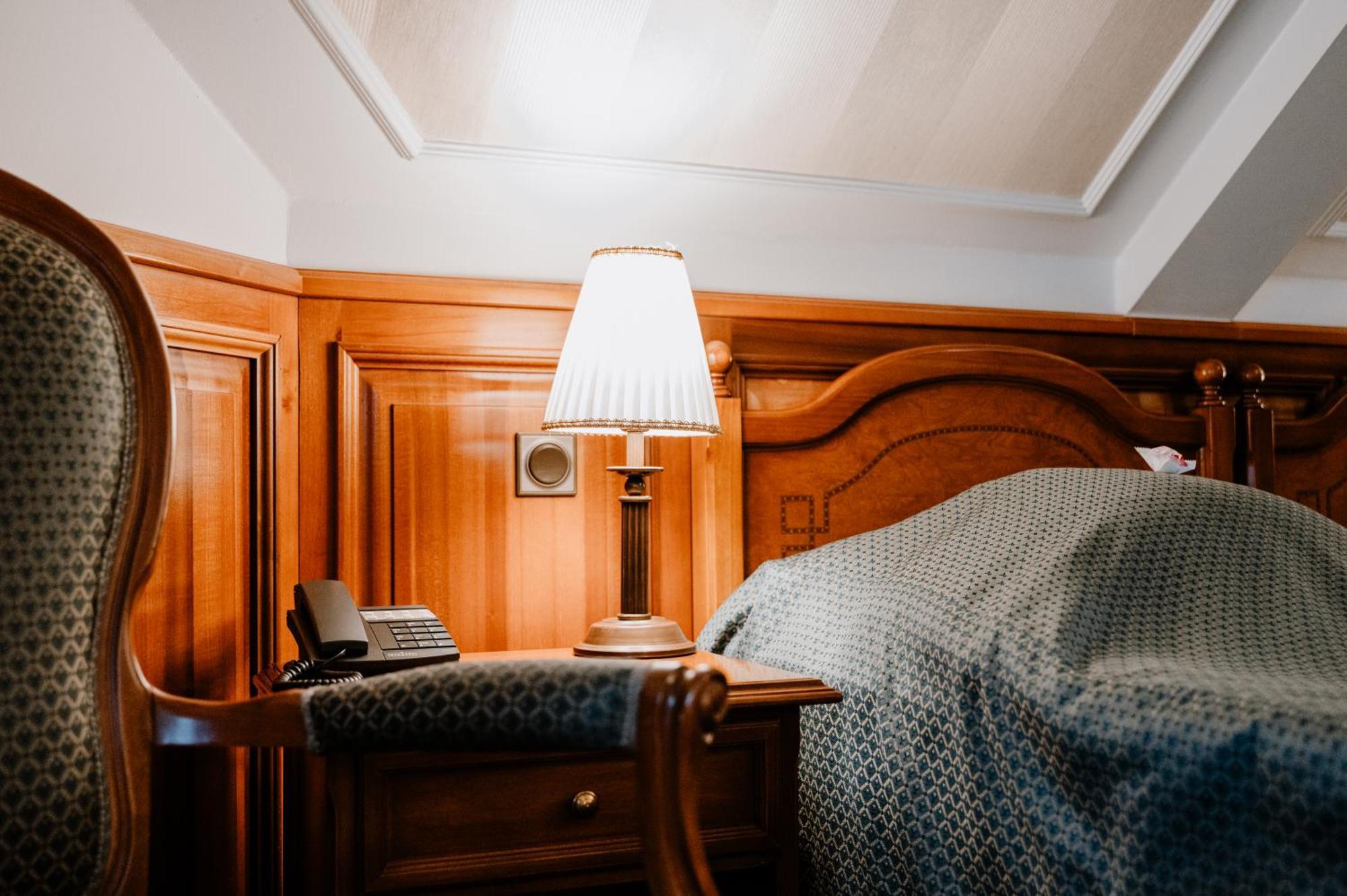 Kastelyhotel Sasvar Resort Parádsasvár Екстериор снимка