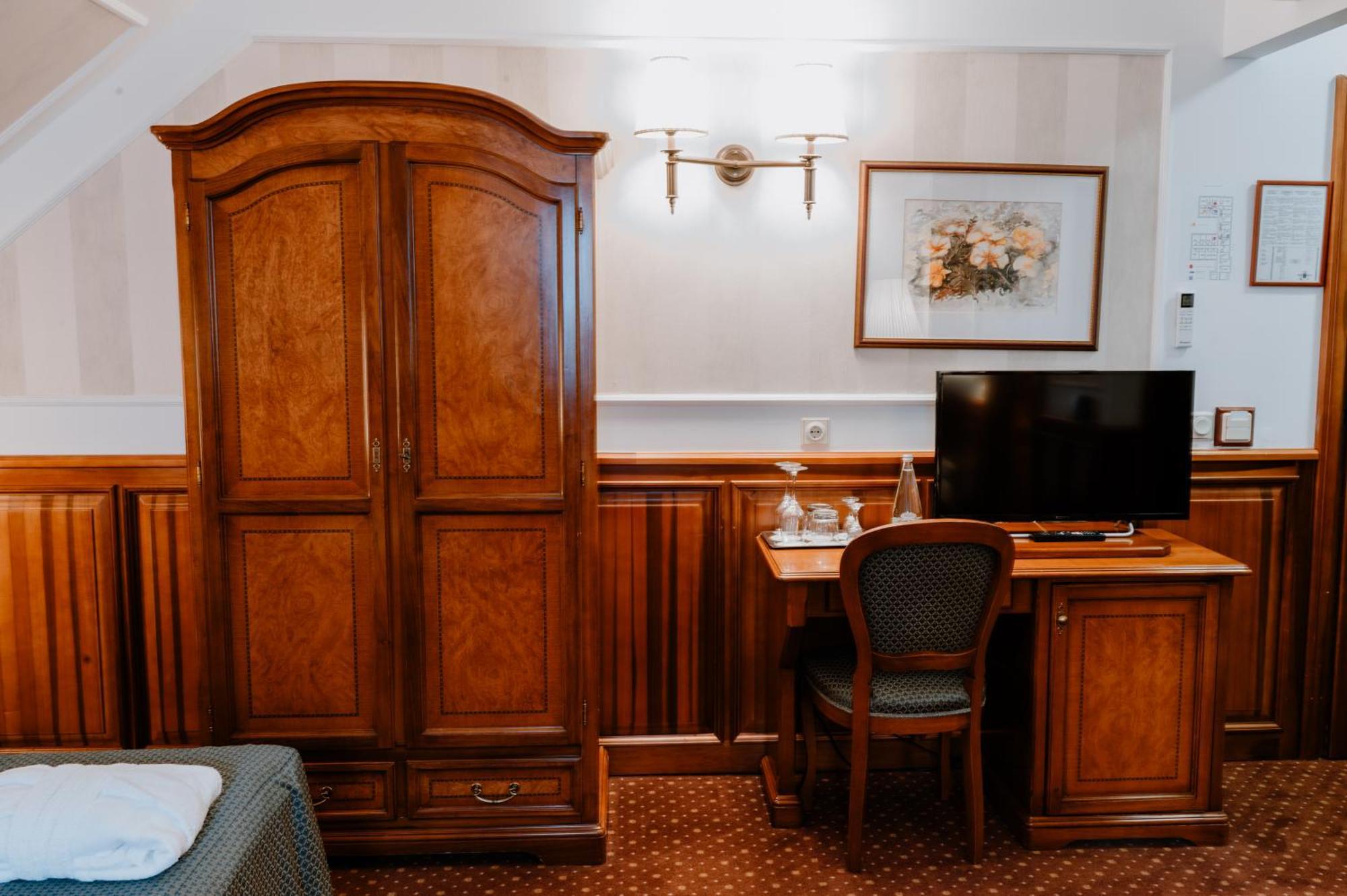 Kastelyhotel Sasvar Resort Parádsasvár Екстериор снимка