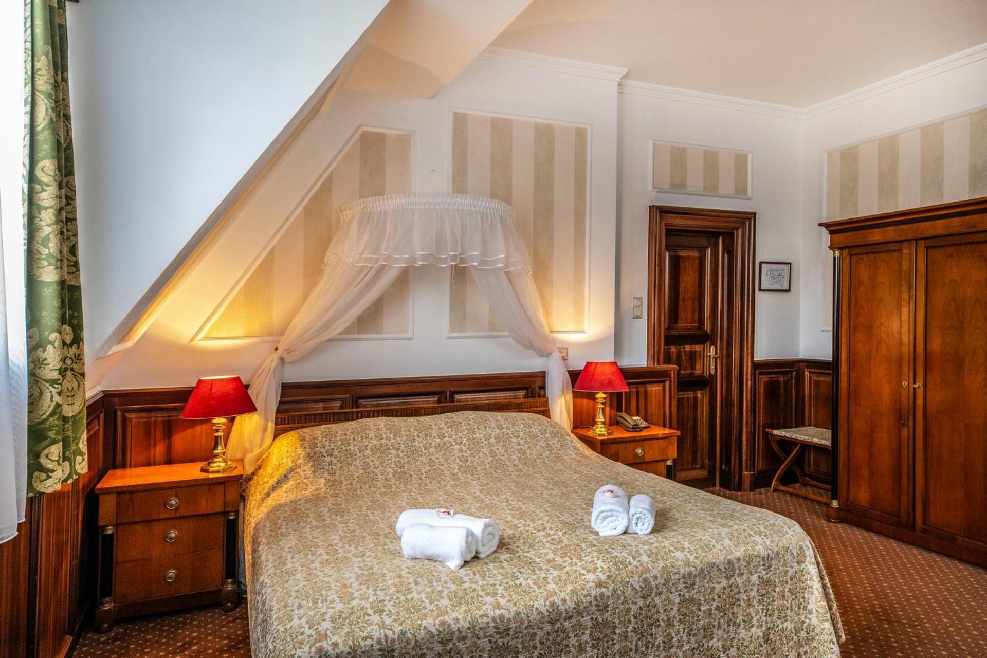 Kastelyhotel Sasvar Resort Parádsasvár Екстериор снимка
