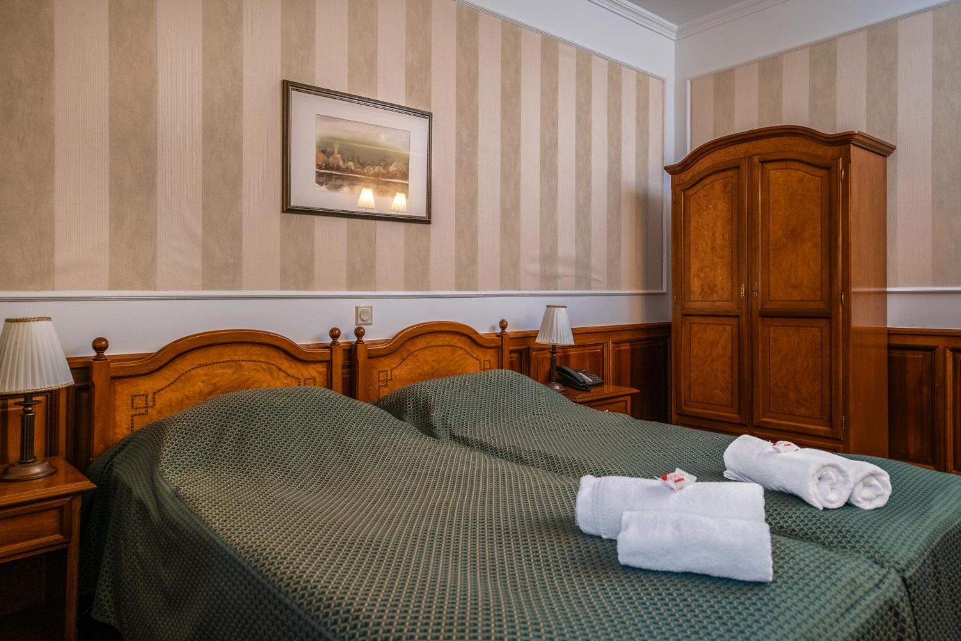 Kastelyhotel Sasvar Resort Parádsasvár Екстериор снимка