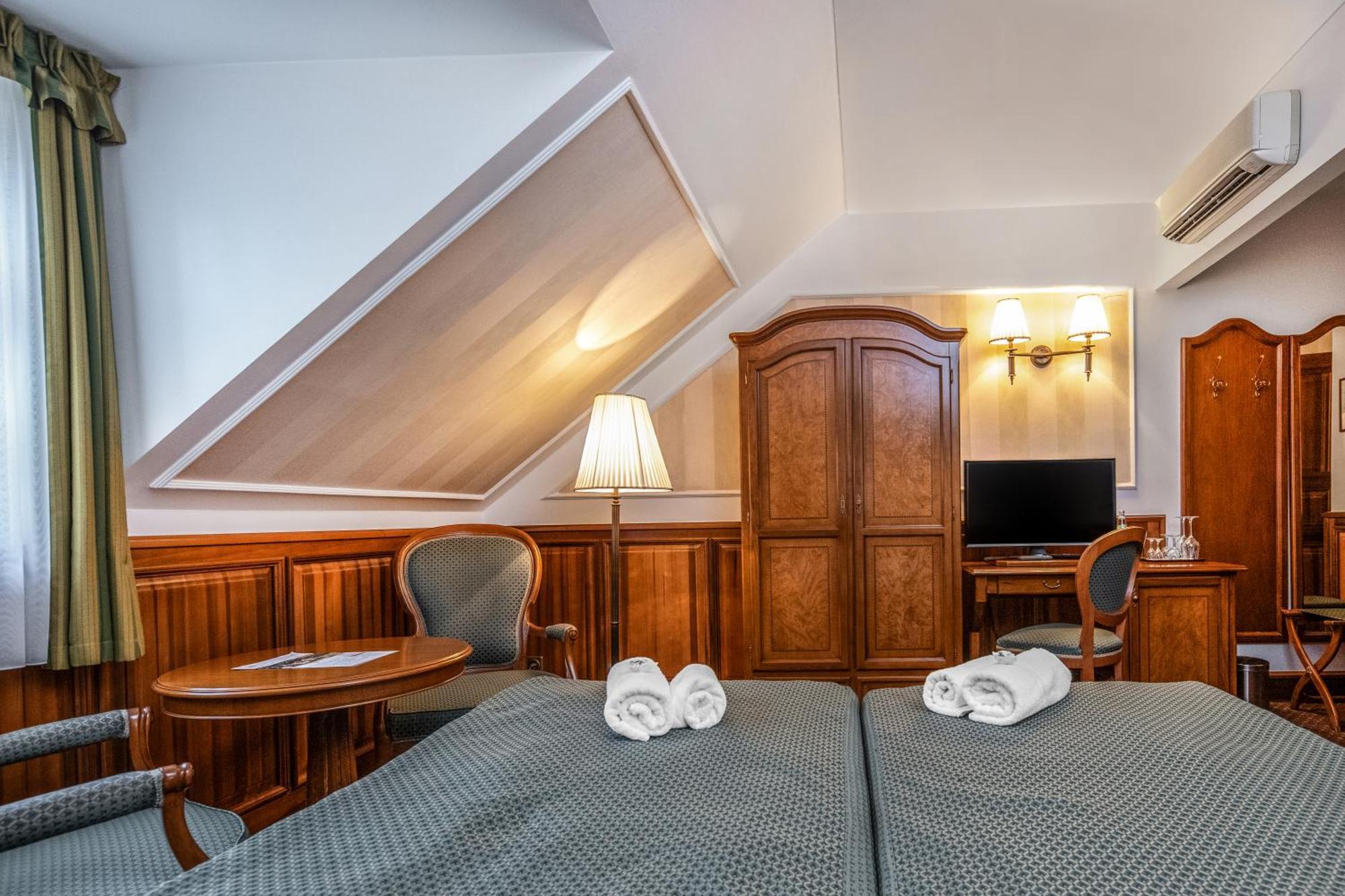 Kastelyhotel Sasvar Resort Parádsasvár Екстериор снимка